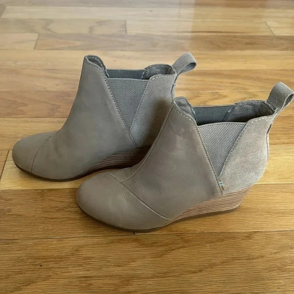 TOMS Wedge Bootie size 5.5 - Picture 3 of 9